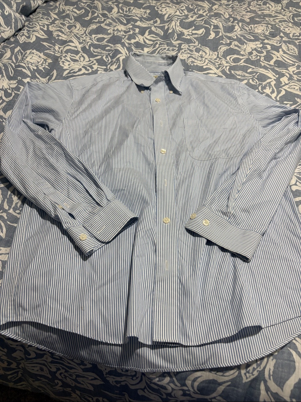 Eddie Bauer Classic Light Blue Pinstripe Shirt sz small men’s